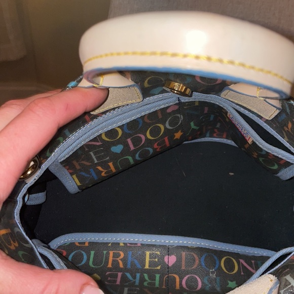 Gorgeous Dooney&Bourke handbag 🔥🔥 - Picture 9 of 11